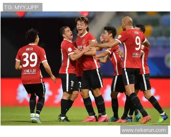 奥格斯与沃尔夫比赛因天气原因延期球迷期待新赛程安排