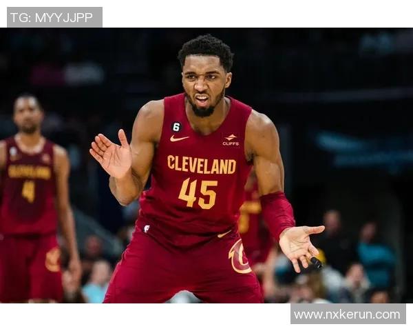 多诺万米切尔引领球队奋战季后赛展现超凡篮球才华与领导力 多诺万米切尔引领球队奋战季后赛展现超凡篮球才华与领导力