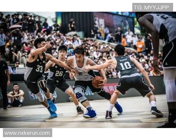 勇士与活塞激战正酣2017年10月29日篮球盛宴精彩回顾