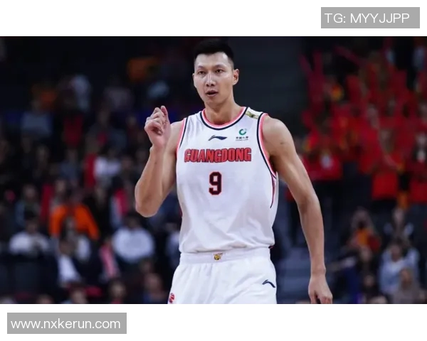 易建联联手亚当斯,强势增强球队实力,引领篮球新风潮 易建联联手亚当斯,强势增强球队实力,引领篮球新风潮