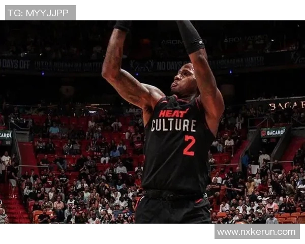 休斯顿火箭与费城76人激战正酣谁能在NBA赛场上笑到最后